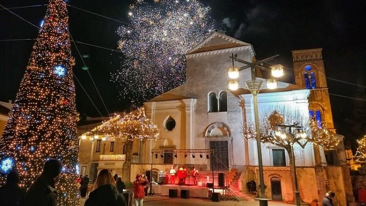 【カポダンノ】街中から花火が打ち上げられる!イタリアでの年越しの祝い方 -Capodanno-