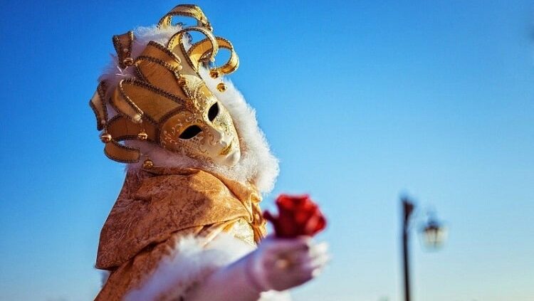 【カルネヴァーレ】カーニバルの本当の意味とイタリアでの祝い方-Carnevale-