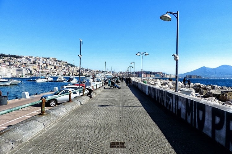【メルジェリーナ港】ナポレターノが大好きな海沿い散歩スポット -Mergellina-
