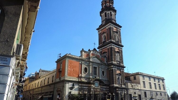 【メルカート広場とカルミネ広場】ナポリ市民の生活、反乱と革命の中心 -Piazza Mercato e Piazza del Carmine-