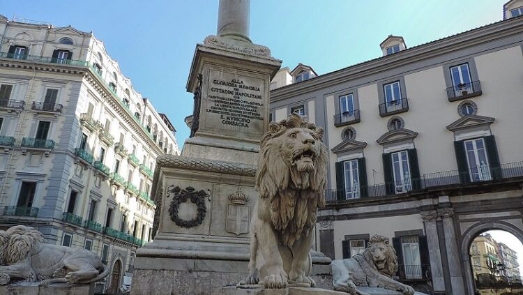 【マルティリ広場】殉職者へのオマージュを意味する広場 -Piazza dei Martiri-