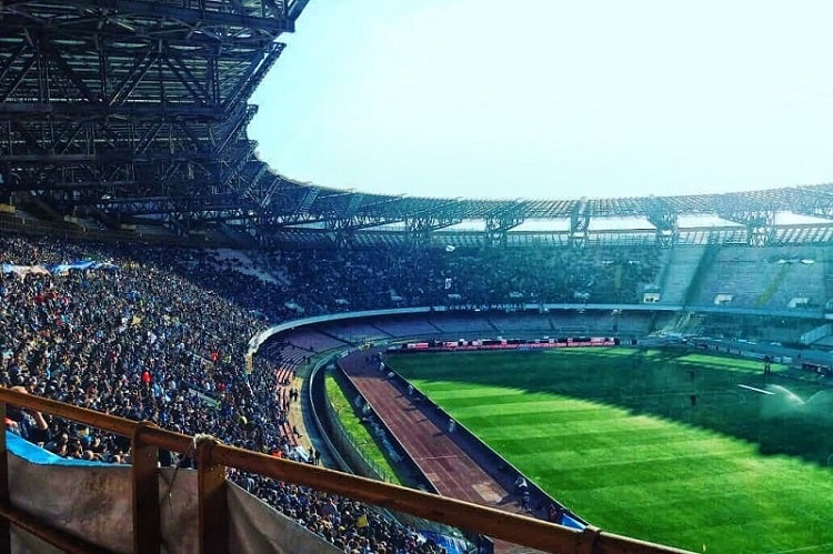 ディエゴ アルマンド マラドーナスタジアム 熱気あふれるナポリカルチョの聖地 Stadio Diego Armando Maradona ナポリ観光 旅行に特化した情報サイト Napolissimi