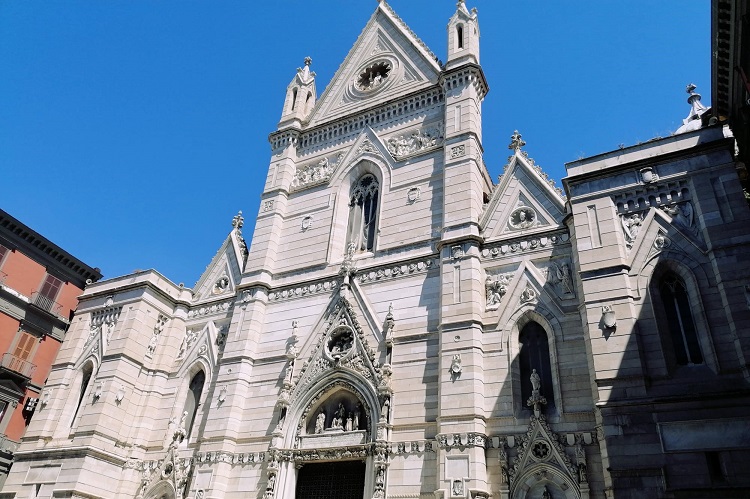 【ドゥオーモ】ナポリの教会の中心的存在 ナポリ大聖堂 -Duomo di Napoli-