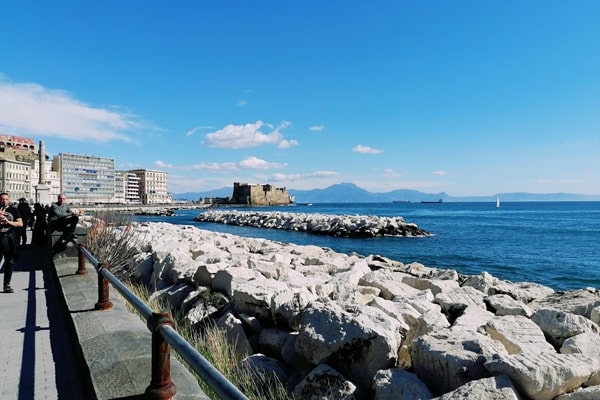 ナポリ湾