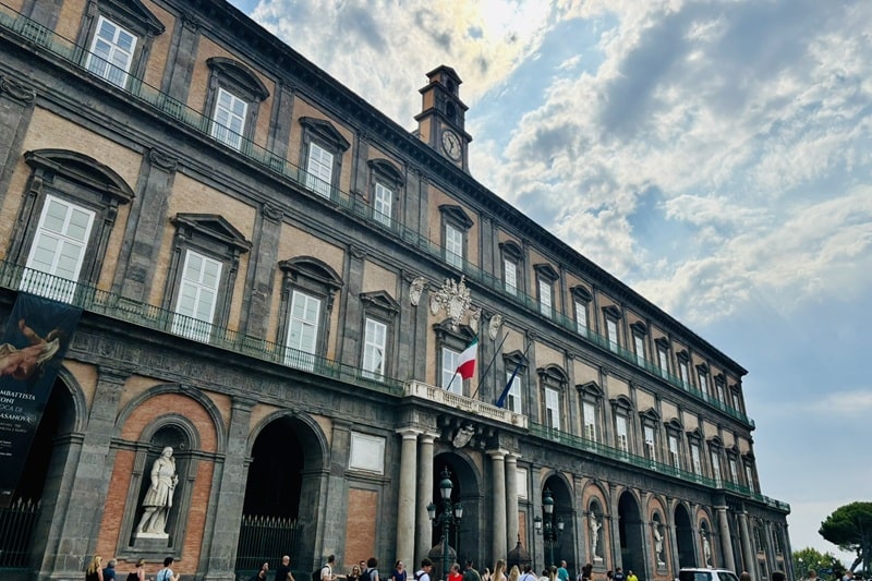 【ナポリ王宮】王国の繁栄を支えたまさにナポリの中心 -Palazzo Reale-