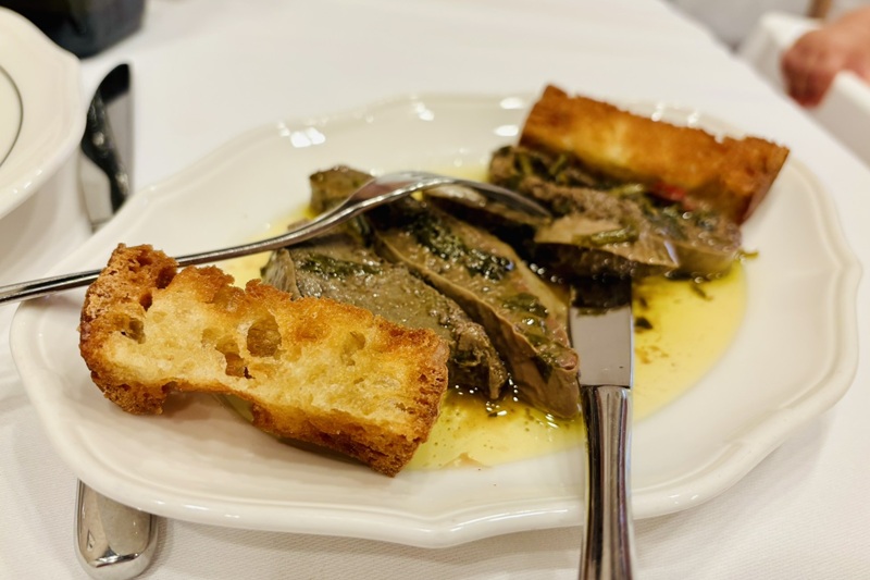 【Trattoria Vicolo della Neve】サレルノ旧市街の老舗レストランで食べる絶品料理